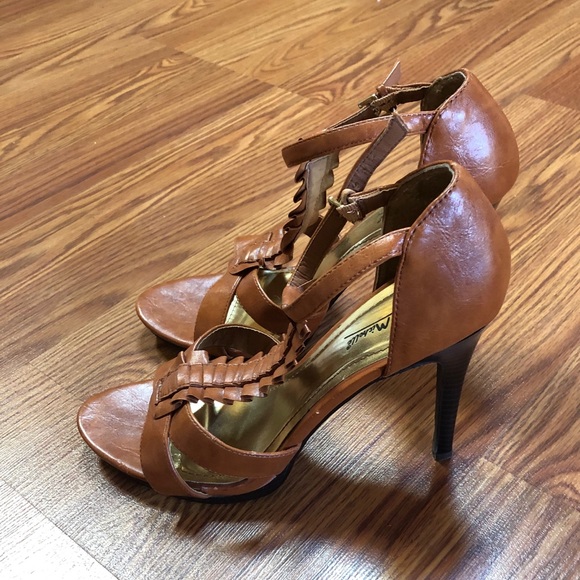 burnt orange heeled sandals